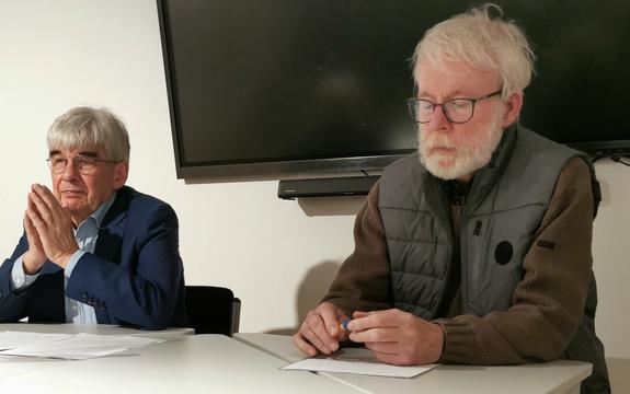 Lesung "Nazis und der Nahe Osten. Wie der islamische Antisemitismus entstand". Foto von der Lesung auf dem Dr. Matthias Küntzel und Joachim Jennrich vom Kuratorium zu sehen sind